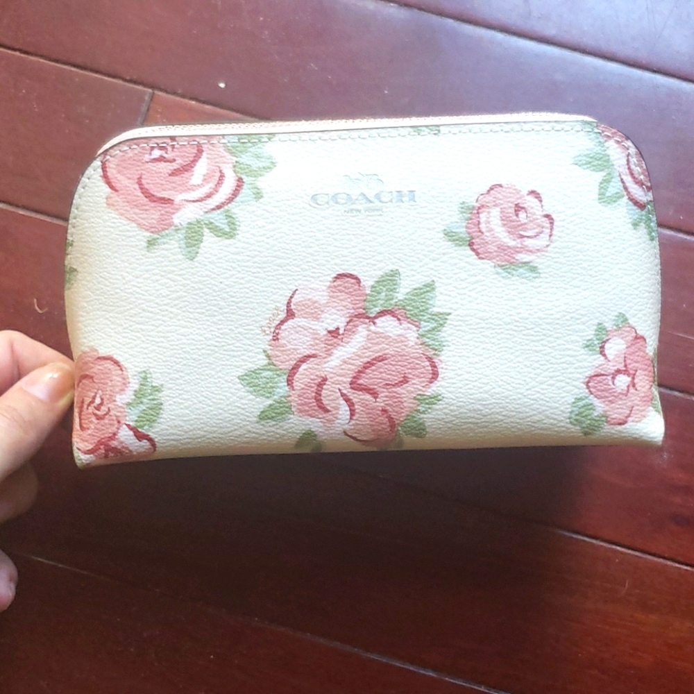 NWT Coack make-up bag